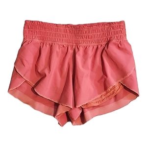 Lululemon Fire side red Free Spirit short size 2